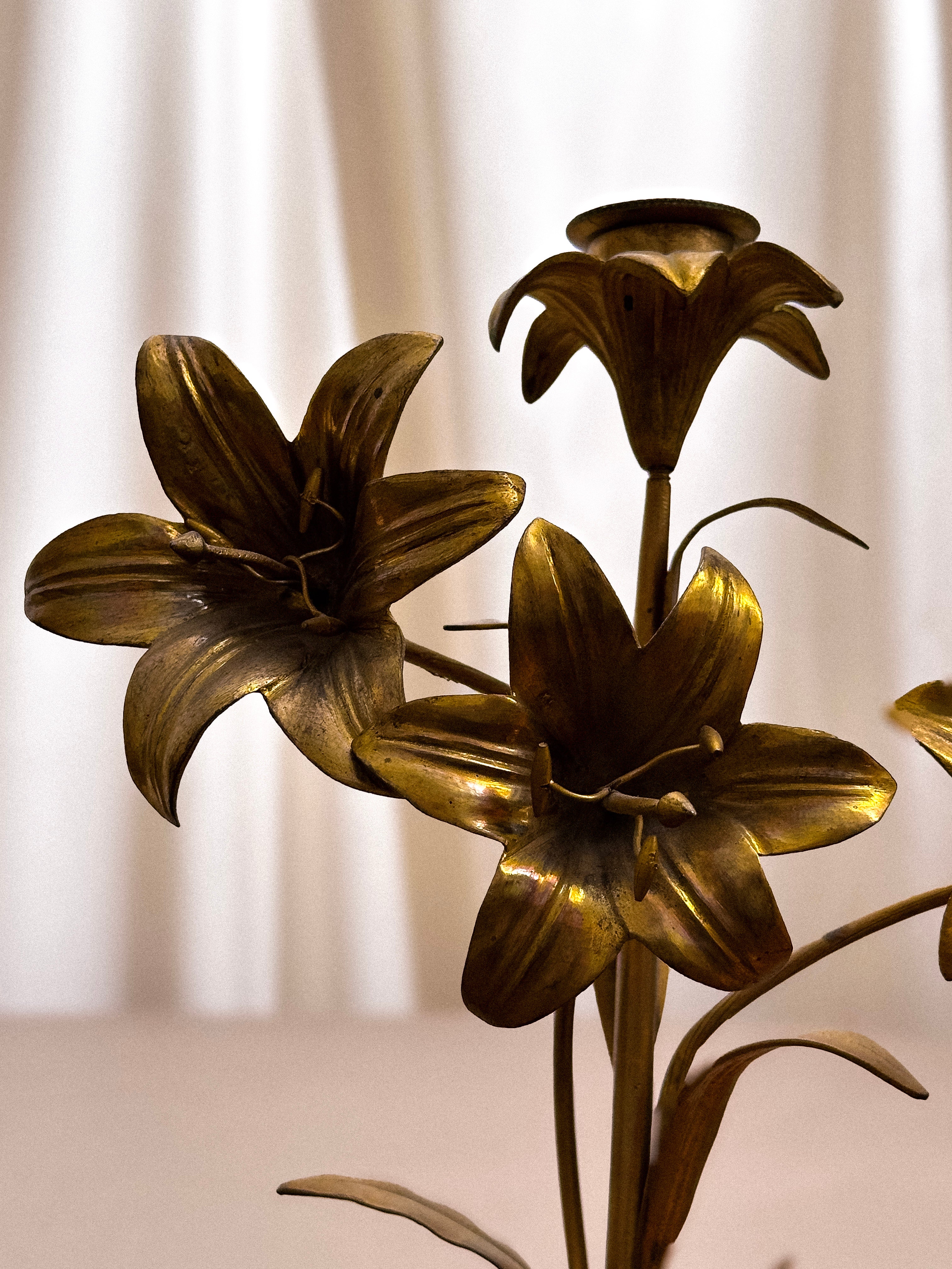 Bougeoirs fleurs en bronze