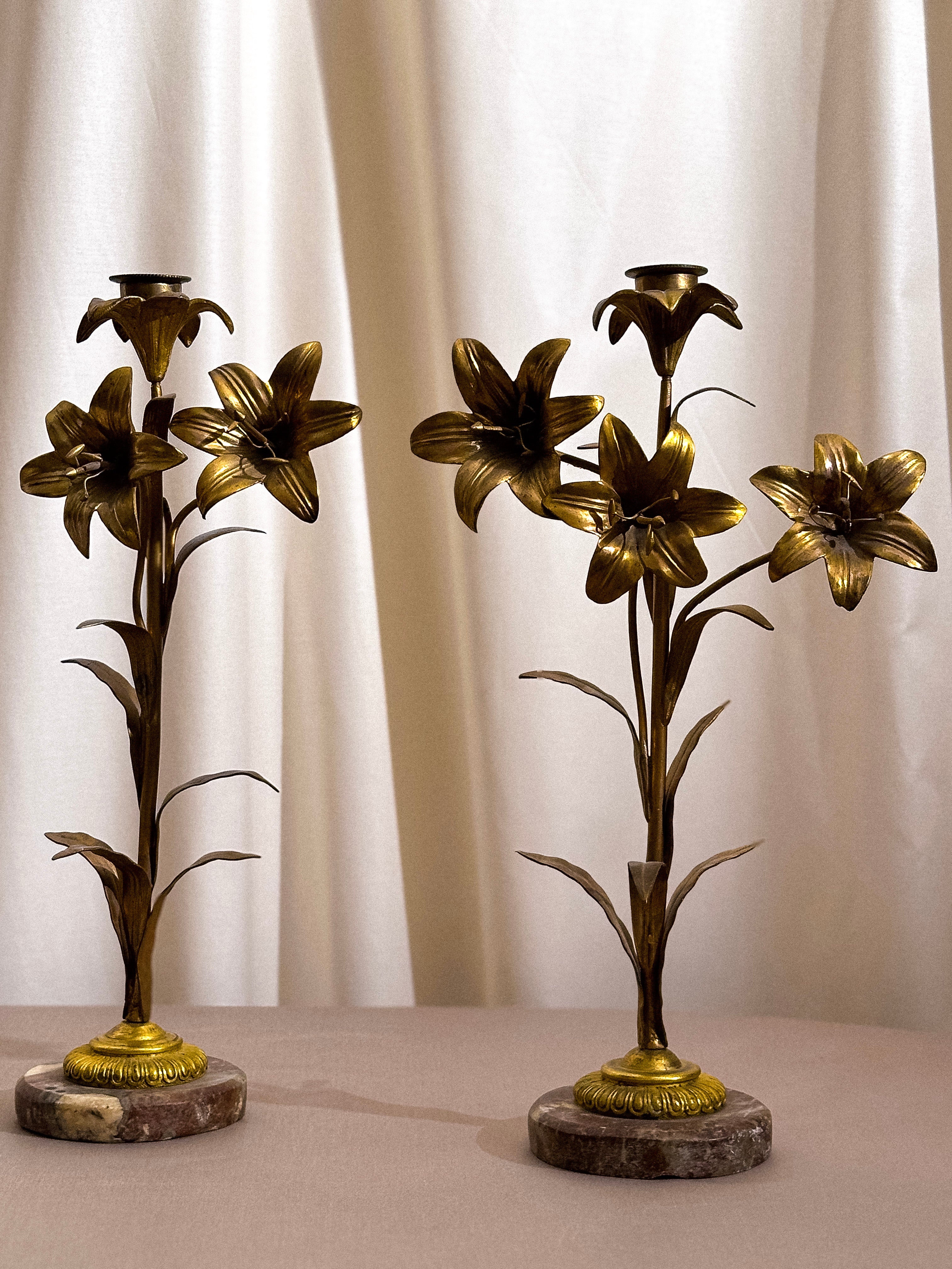 Bougeoirs fleurs en bronze