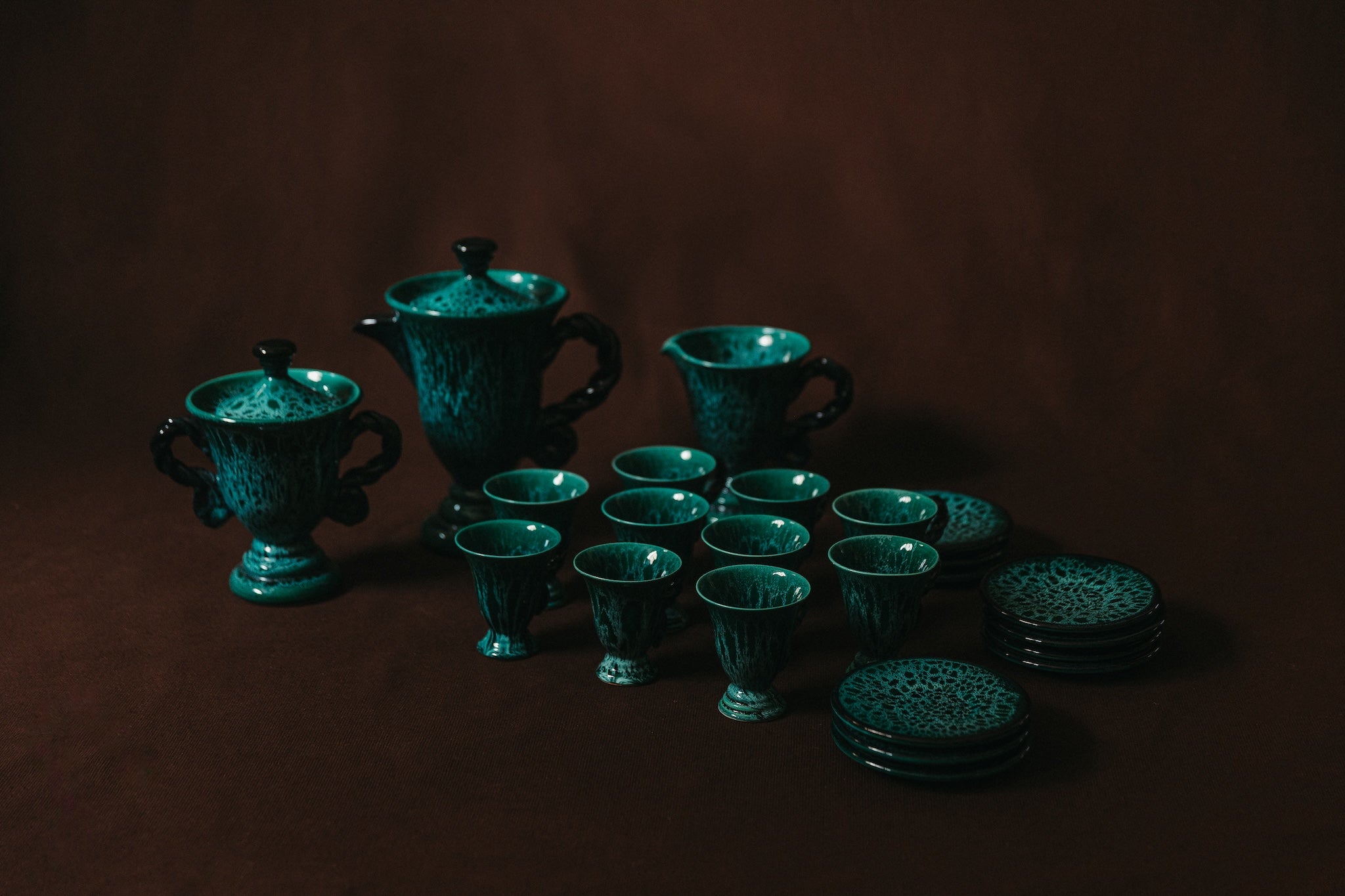 Marius Giuge ceramic service